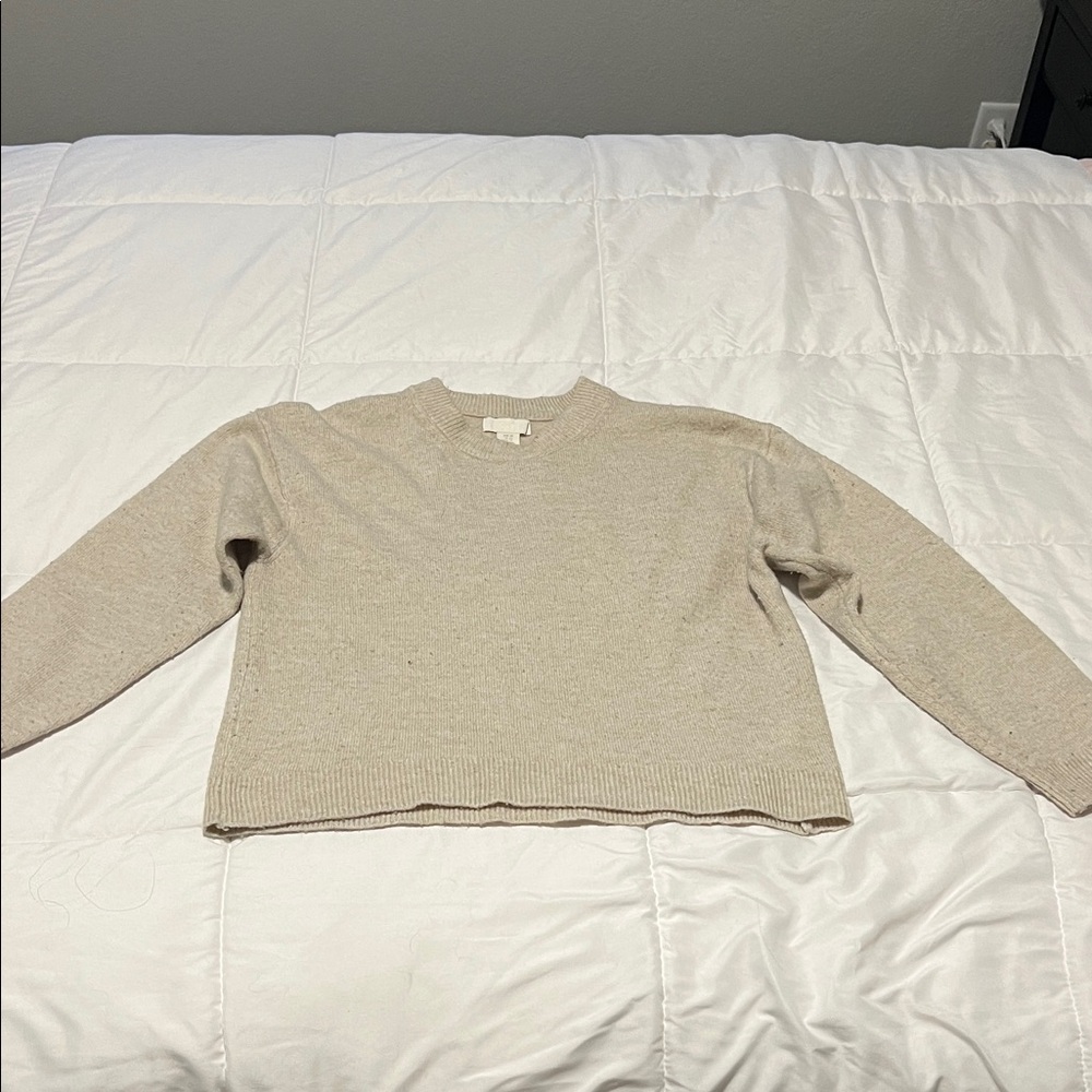 H&M Women's Beige Crew Neck Sweater